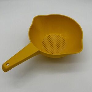 Vintage Tupperware Double 2 Spout 1200 3 Yellow 1 Qt. Strainer Colander Handle